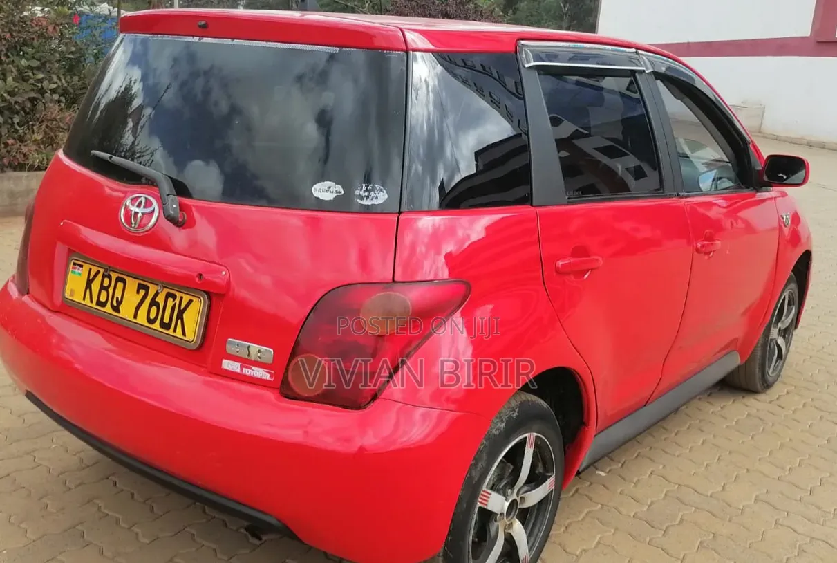 Toyota IST 2005 Red
