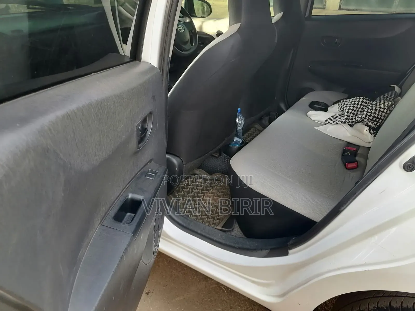 Toyota Vitz 2012 White
