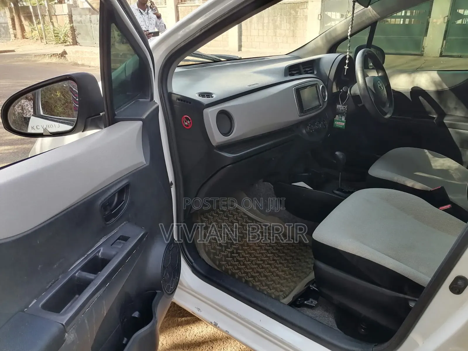 Toyota Vitz 2012 White