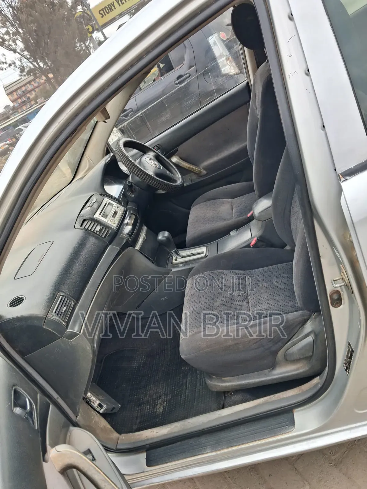 Toyota Vitz 2012 White