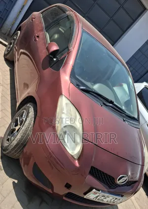 Toyota Vitz 2007 Red