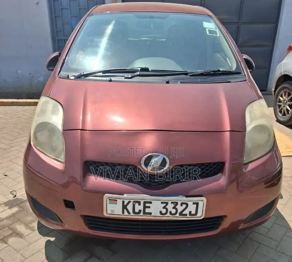 Toyota Vitz 2007 Red