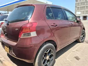 Toyota Vitz 2007 Red