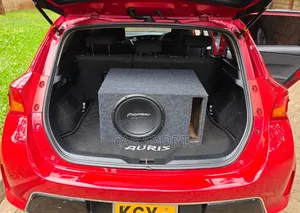 Toyota Auris 2012 Red