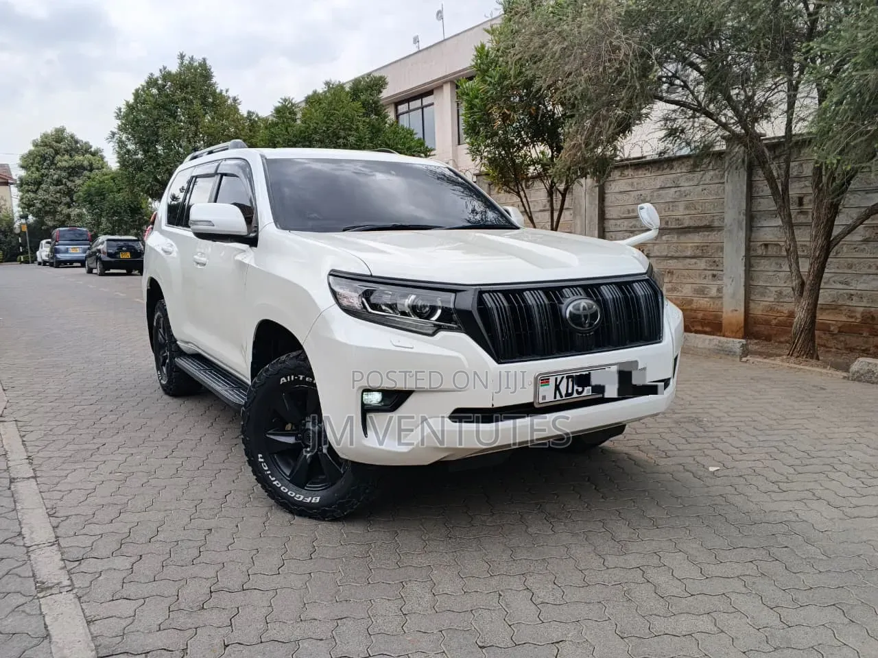 Toyota Land Cruiser Prado 2017 White