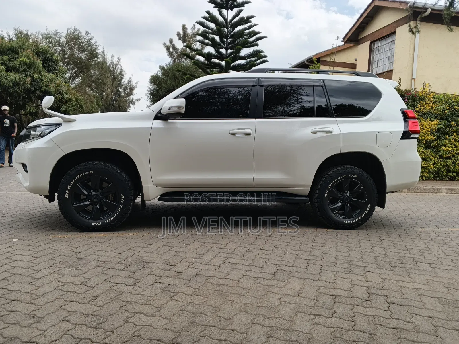 Toyota Land Cruiser Prado 2017 White