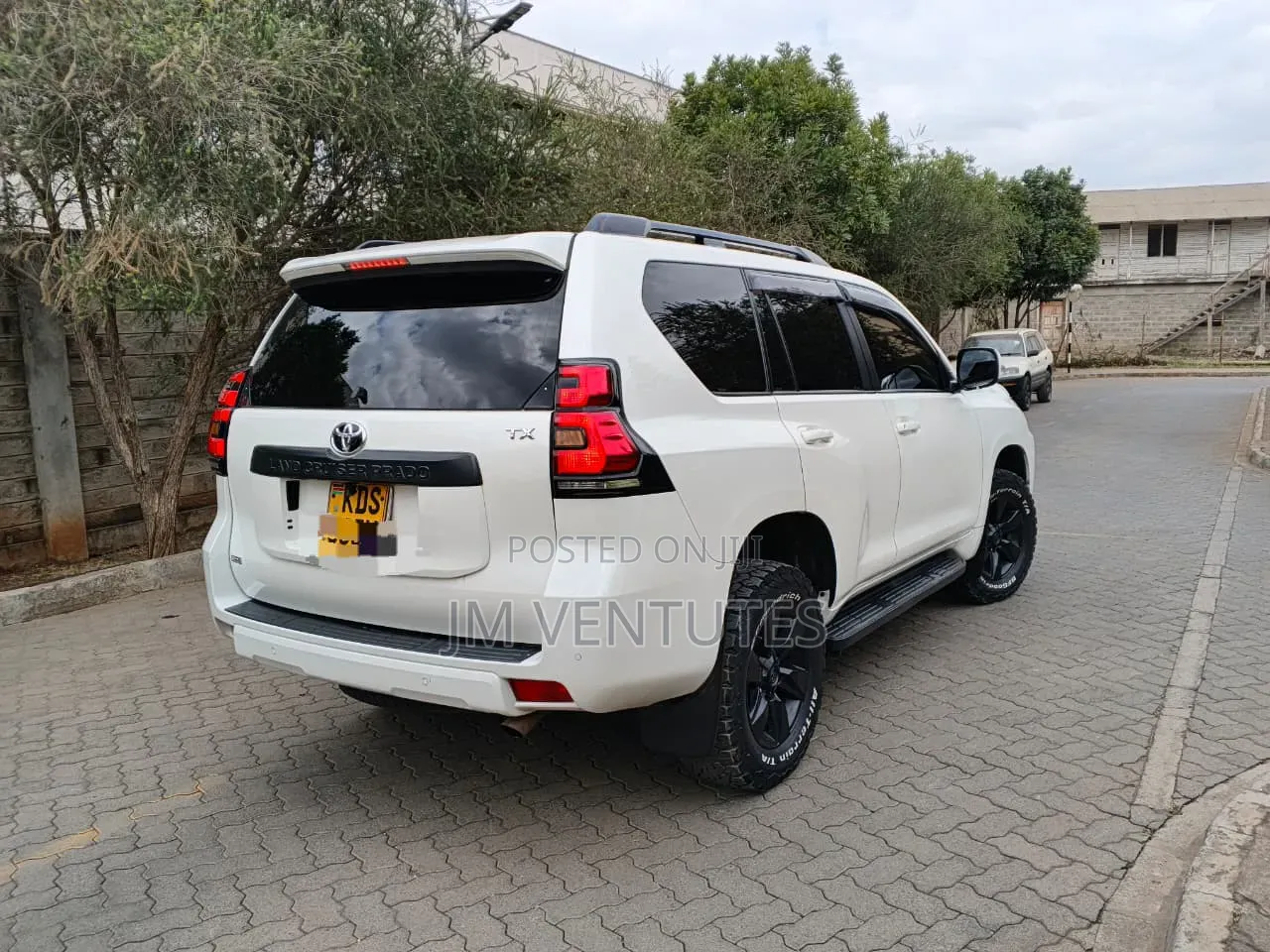 Toyota Land Cruiser Prado 2017 White