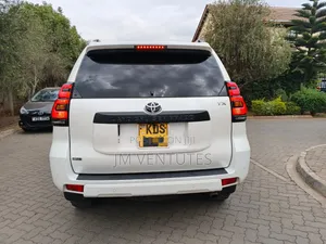 Toyota Land Cruiser Prado 2017 White