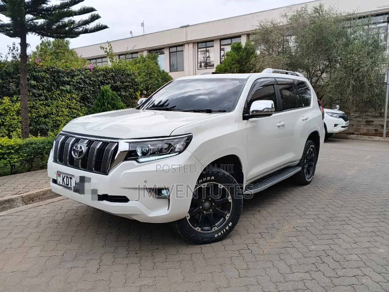 Toyota Land Cruiser Prado 2017 White