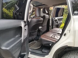 Toyota Land Cruiser Prado 2017 White