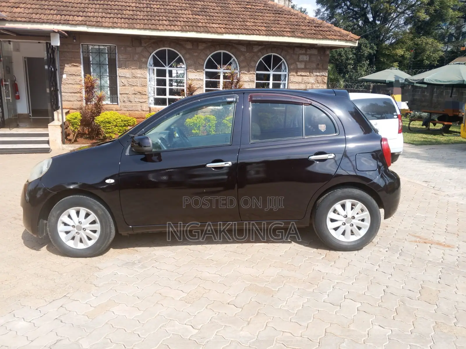Nissan March 1.2 FWD 2016 Purple