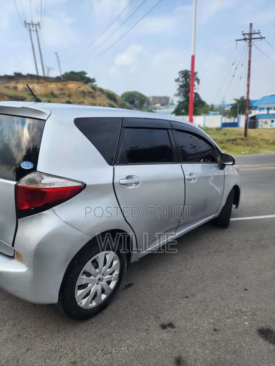 Toyota Ractis 2011 Silver