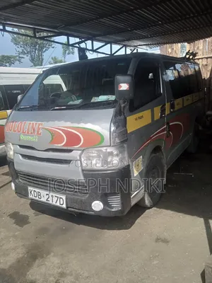 Toyota HiAce 2014 Silver