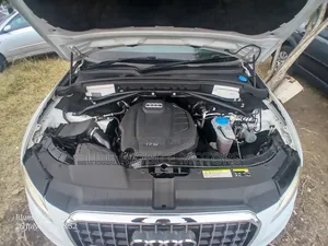 Audi Q5 2016 Pearl