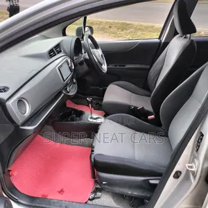 Toyota Vitz 2012 Silver