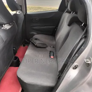 Toyota Vitz 2012 Silver