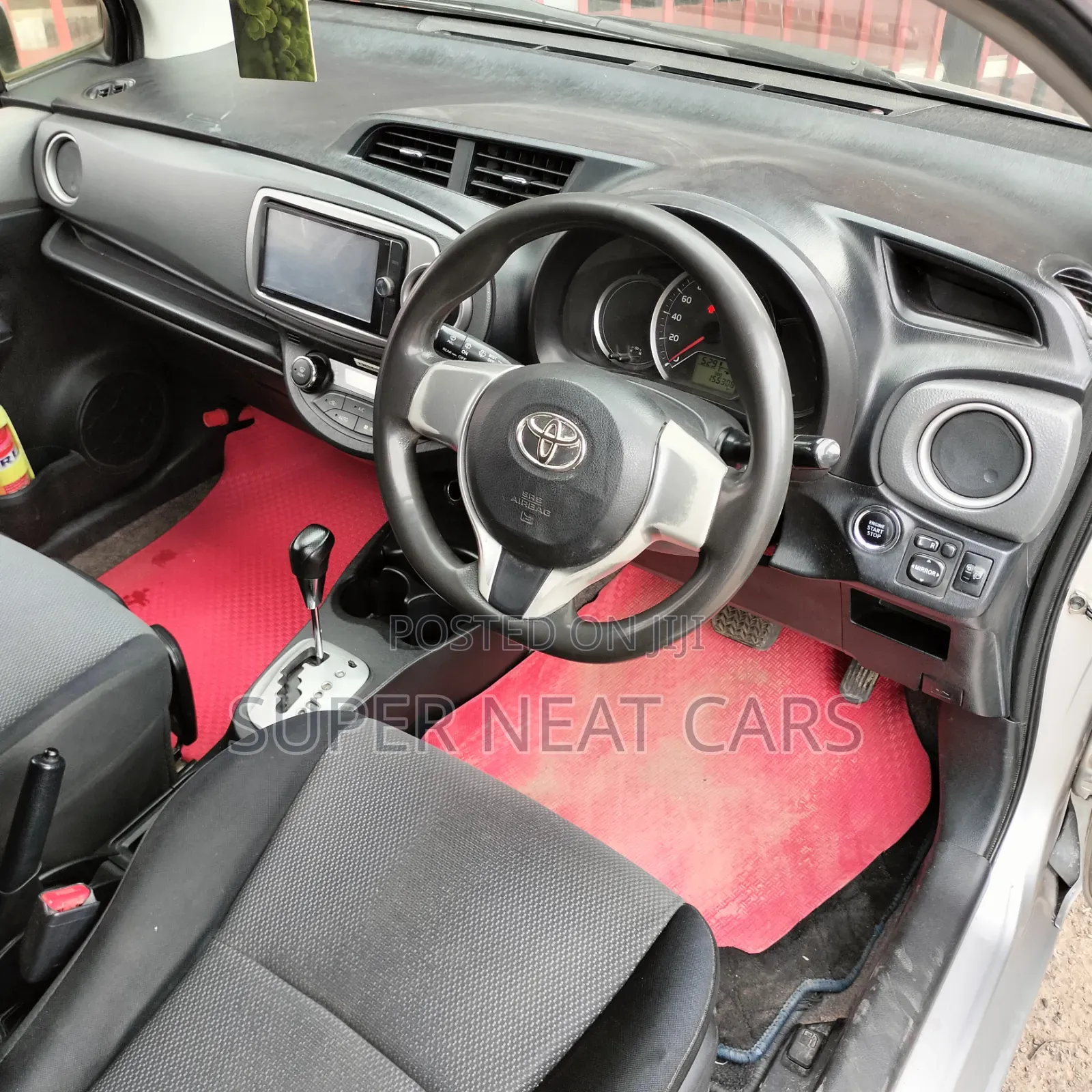 Toyota Vitz 2012 Silver