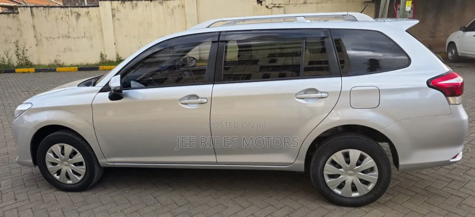 Toyota Corolla Fielder 2015 Silver