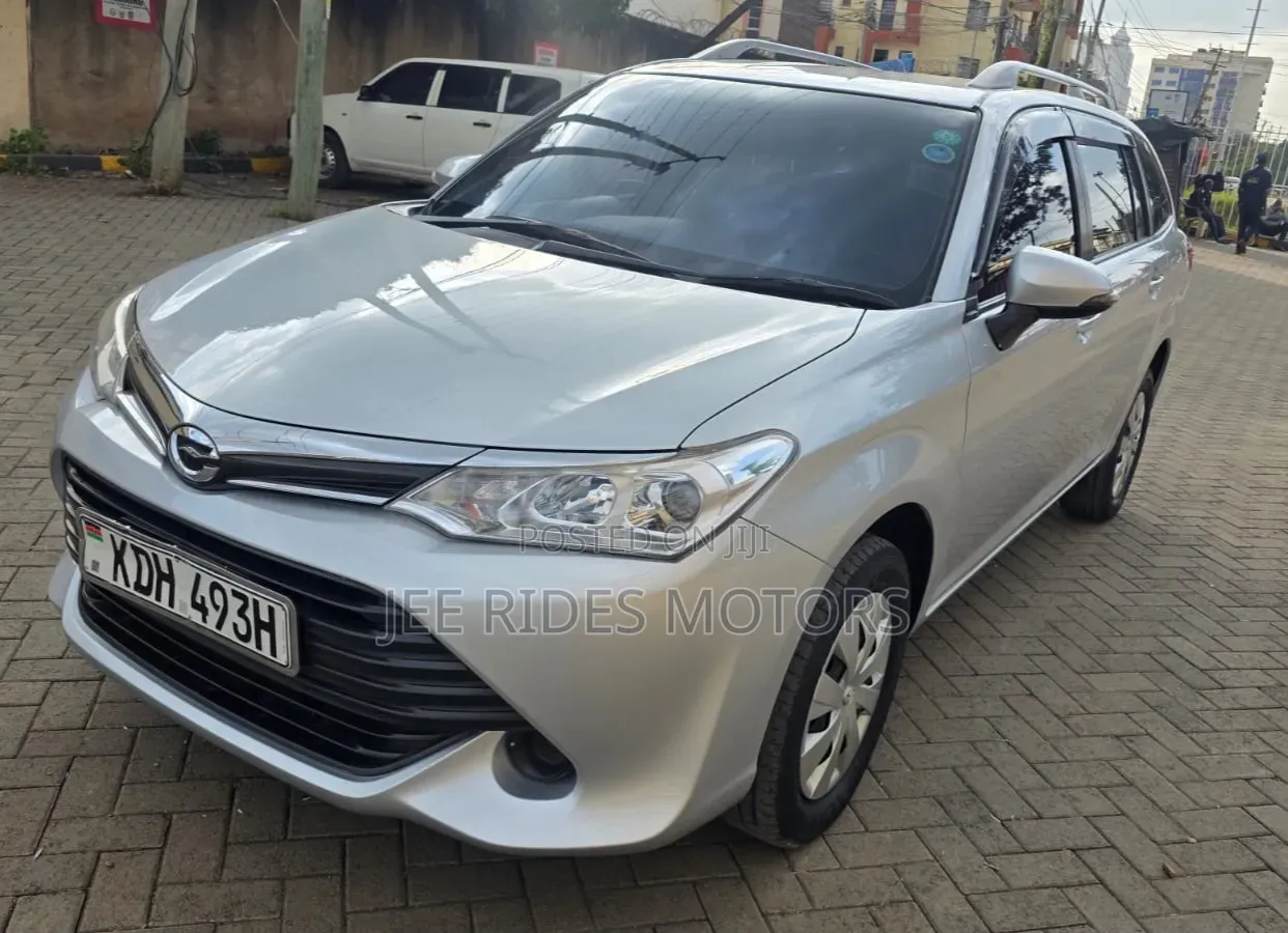 Toyota Corolla Fielder 2015 Silver