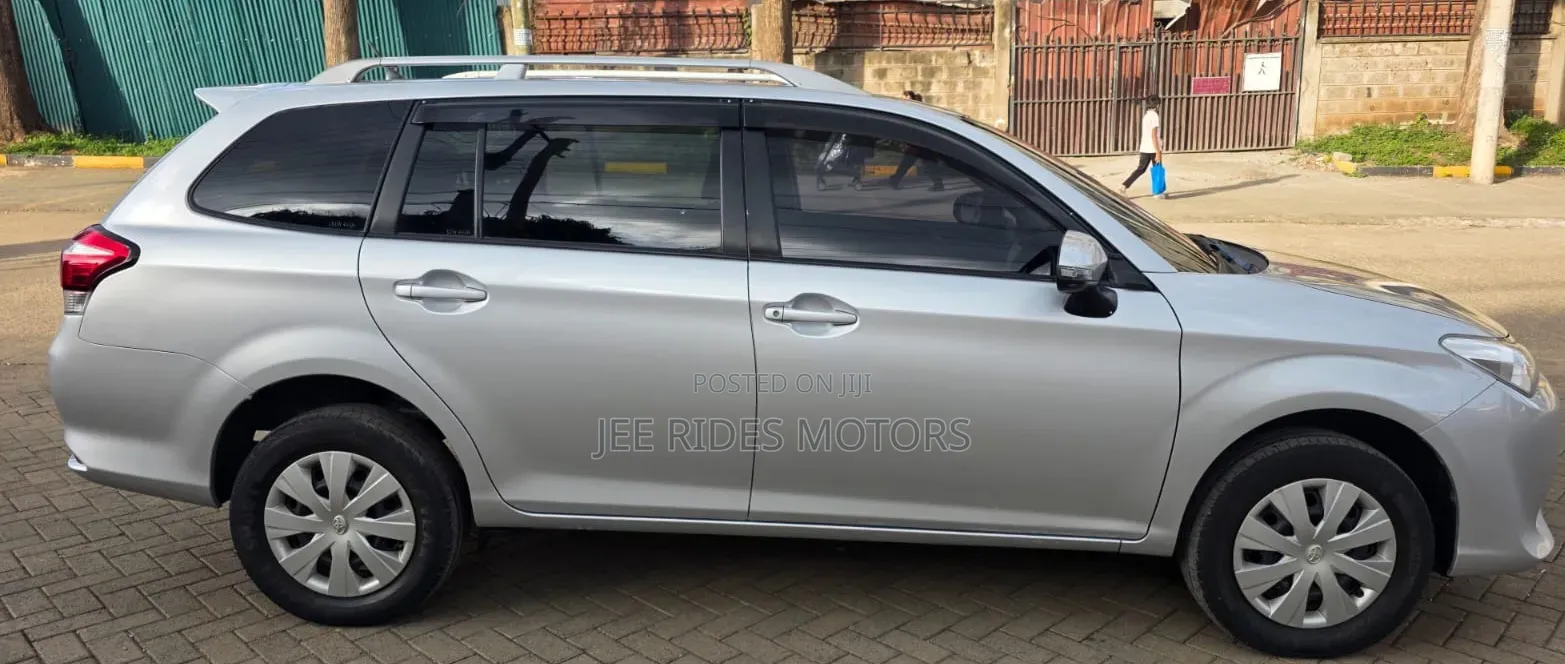 Toyota Corolla Fielder 2015 Silver