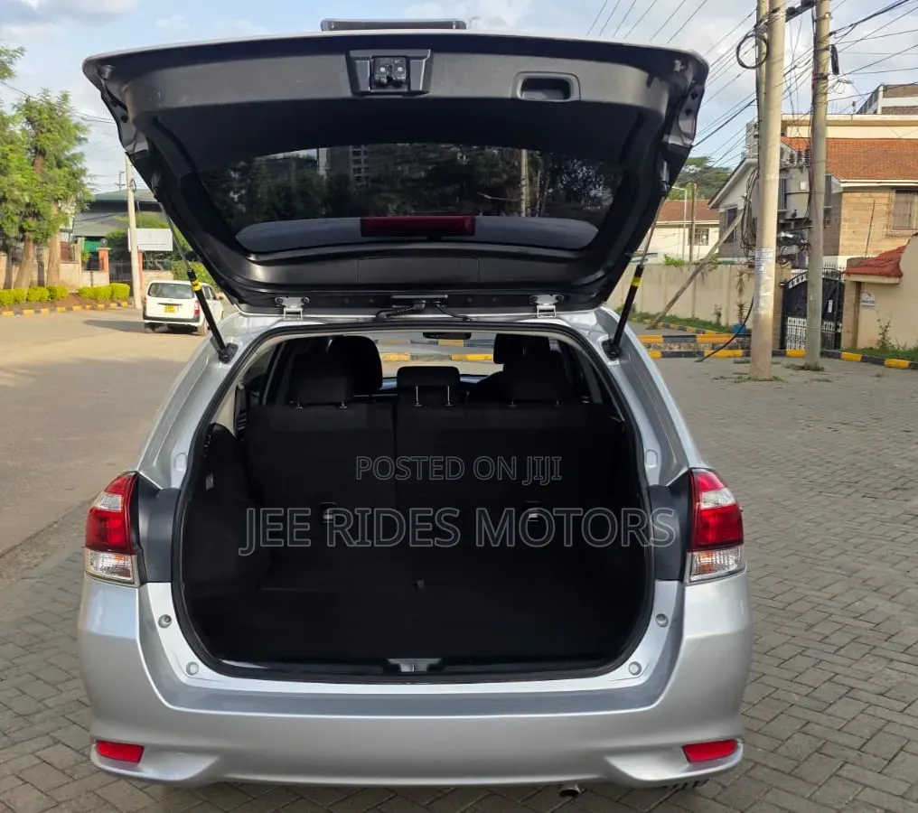 Toyota Corolla Fielder 2015 Silver