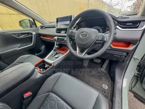 Toyota RAV4 2020 Green