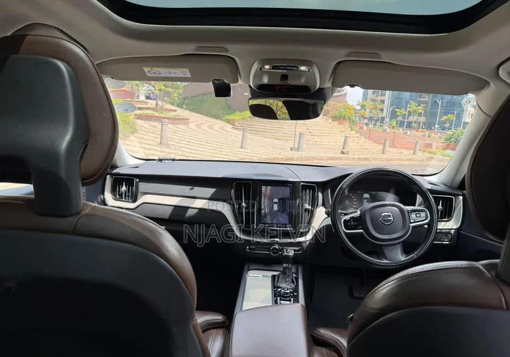 Volvo XC60 2018 White