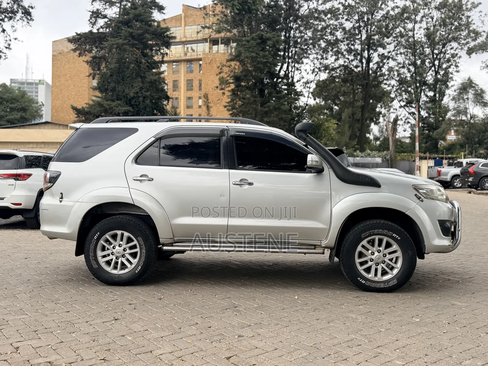 Toyota Fortuner 2012 Silver