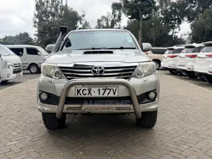 Toyota Fortuner 2012 Silver