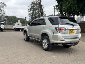 Toyota Fortuner 2012 Silver