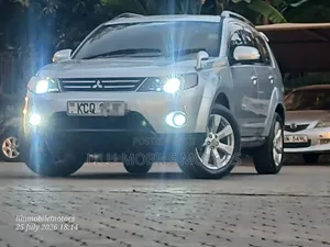 Mitsubishi Outlander 2011 Silver