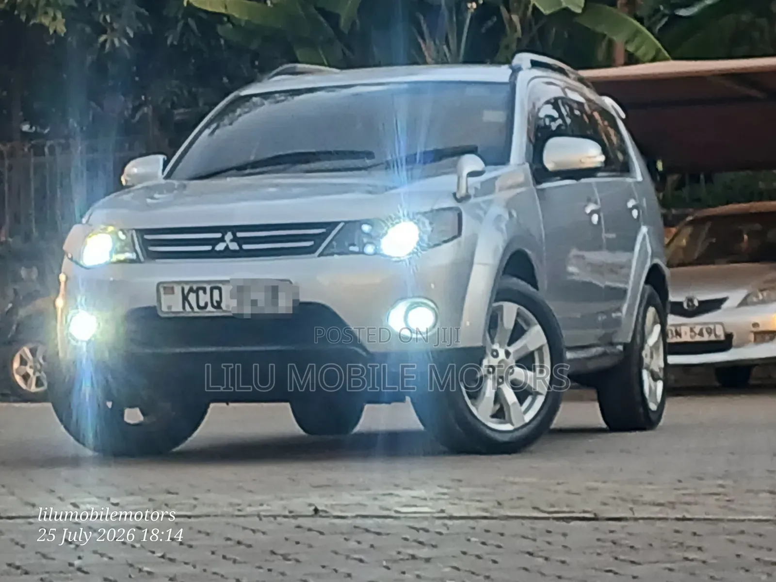 Mitsubishi Outlander 2011 Silver