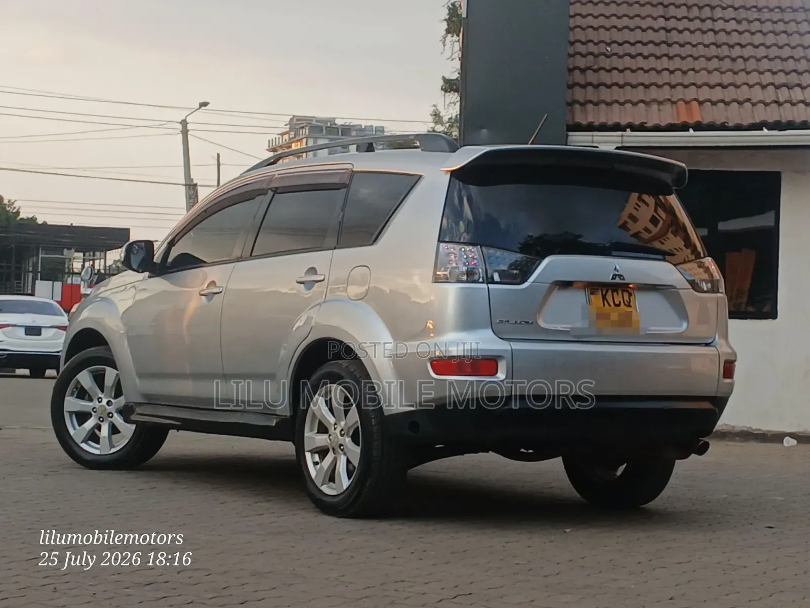 Mitsubishi Outlander 2011 Silver