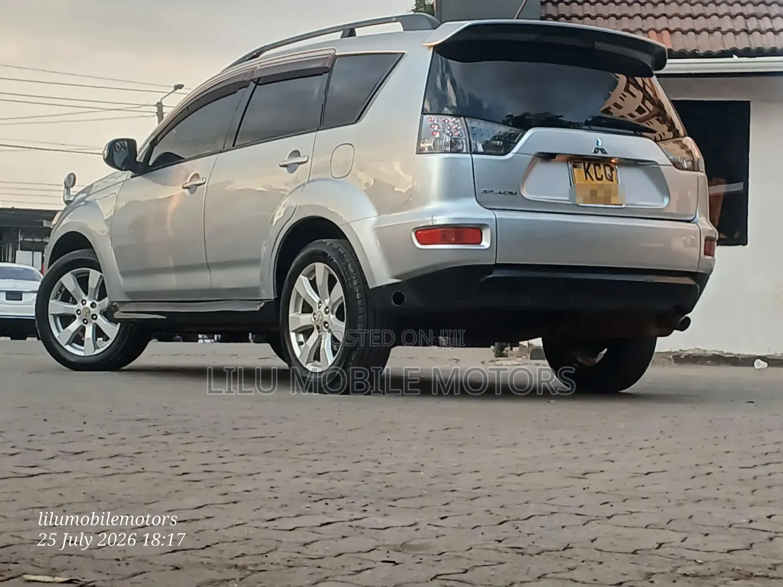 Mitsubishi Outlander 2011 Silver