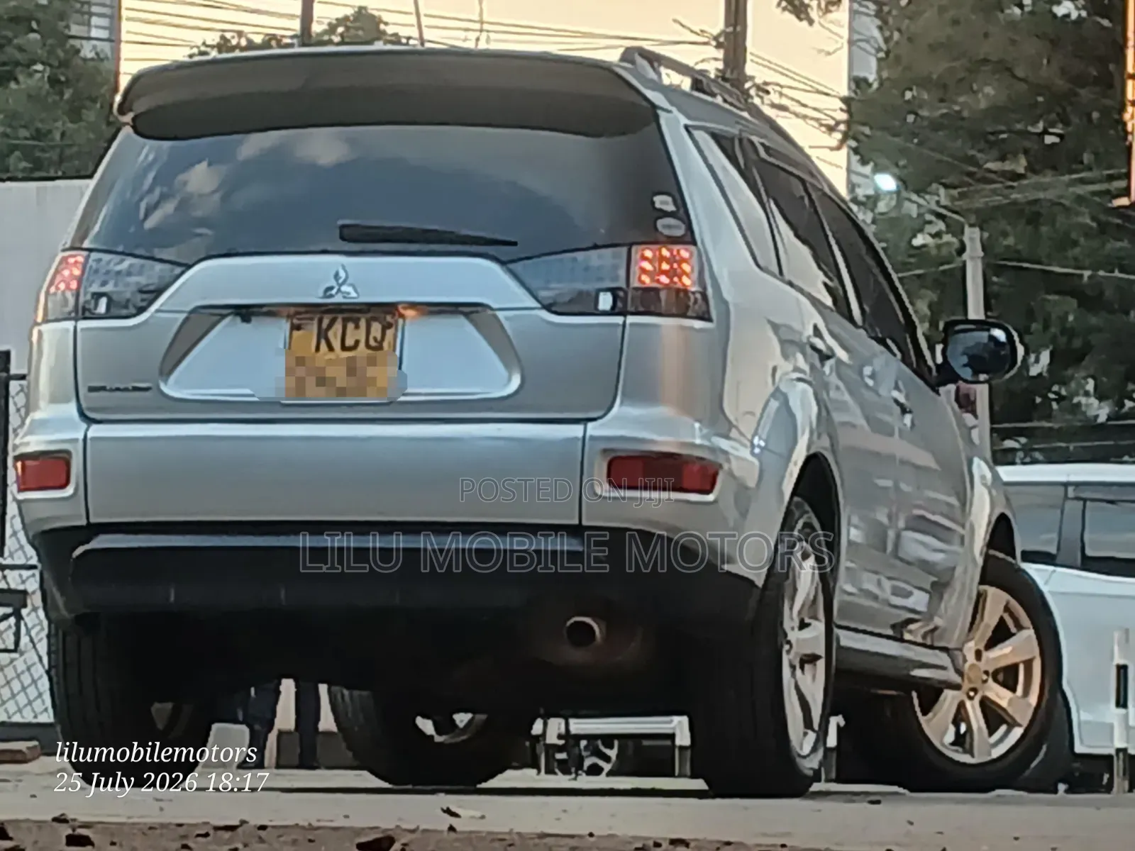 Mitsubishi Outlander 2011 Silver