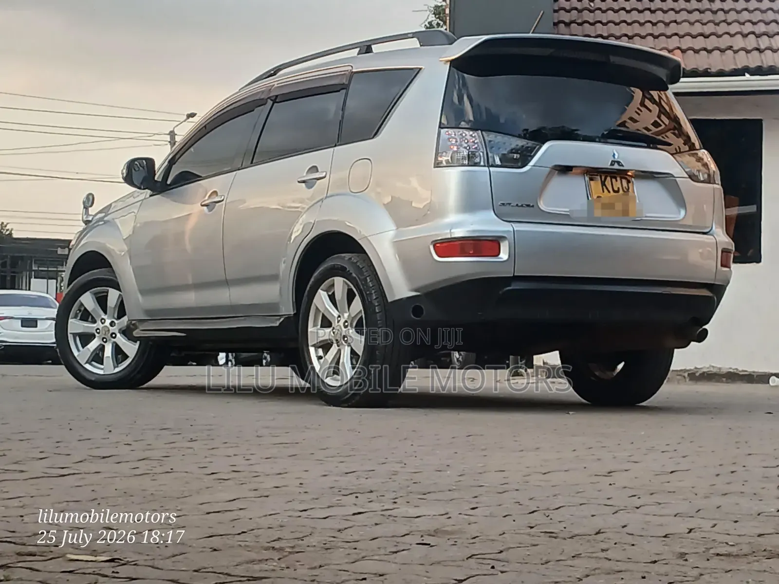 Mitsubishi Outlander 2011 Silver