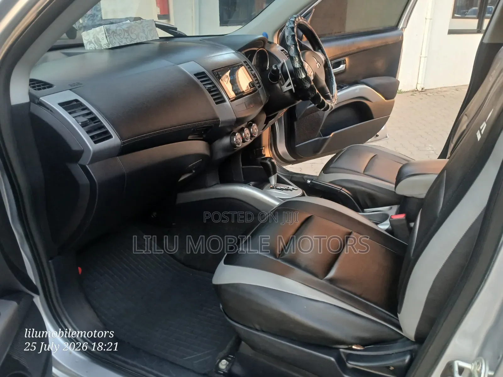 Mitsubishi Outlander 2011 Silver