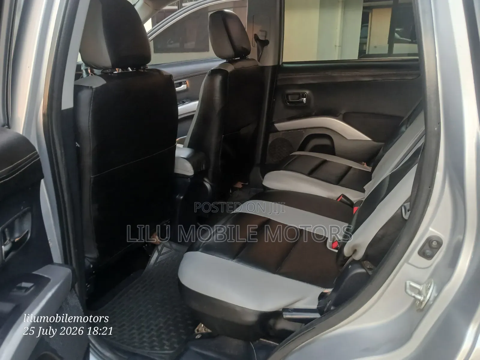 Mitsubishi Outlander 2011 Silver