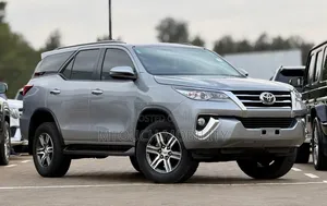 Toyota Fortuner 2019 Silver