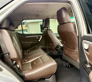 Toyota Fortuner 2019 Silver