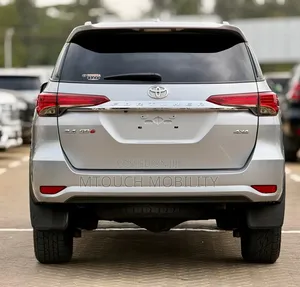 Toyota Fortuner 2019 Silver