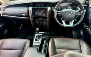 Toyota Fortuner 2019 Silver