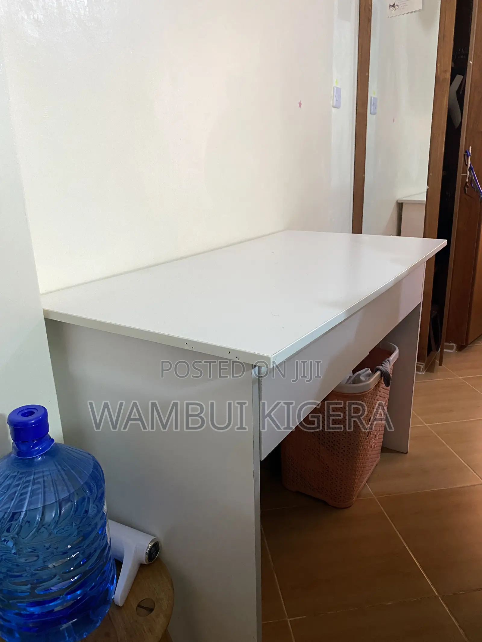 Desk/Table