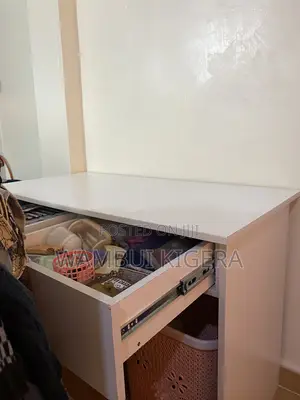 Desk/Table
