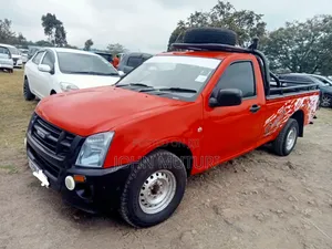 Isuzu D-MAX 2010 Red