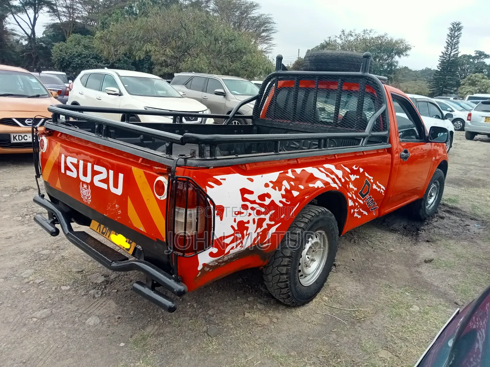Isuzu D-MAX 2010 Red