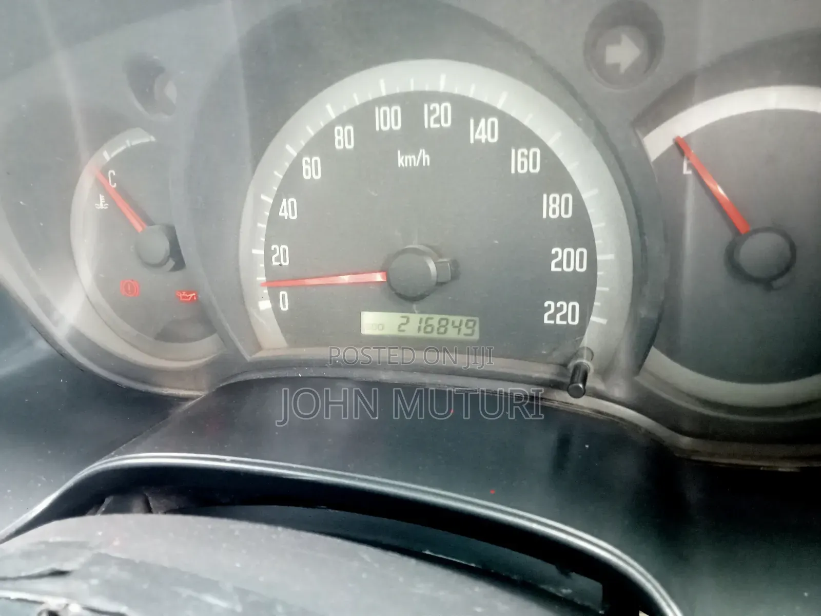 Isuzu D-MAX 2010 Red