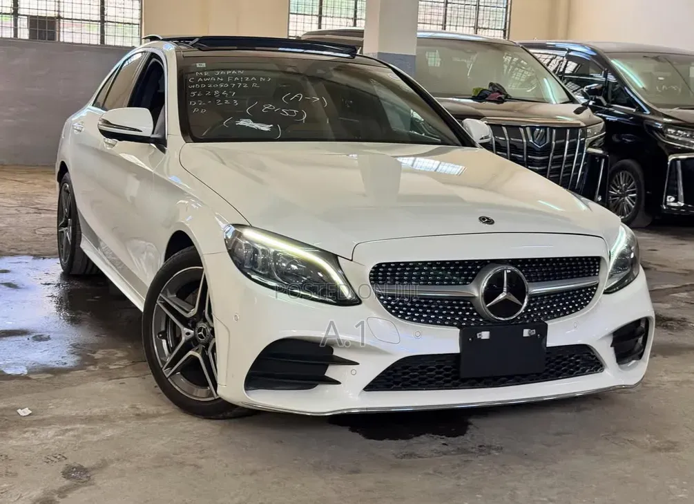 Mercedes-Benz C200 2019 Pearl