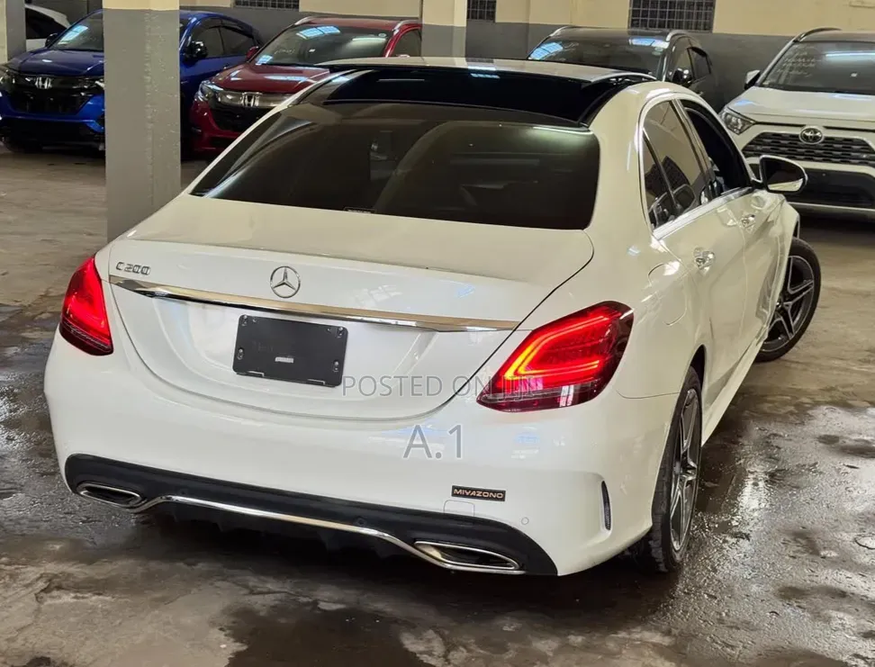 Mercedes-Benz C200 2019 Pearl