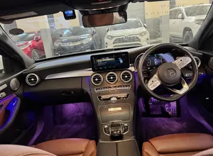 Mercedes-Benz C200 2019 Pearl